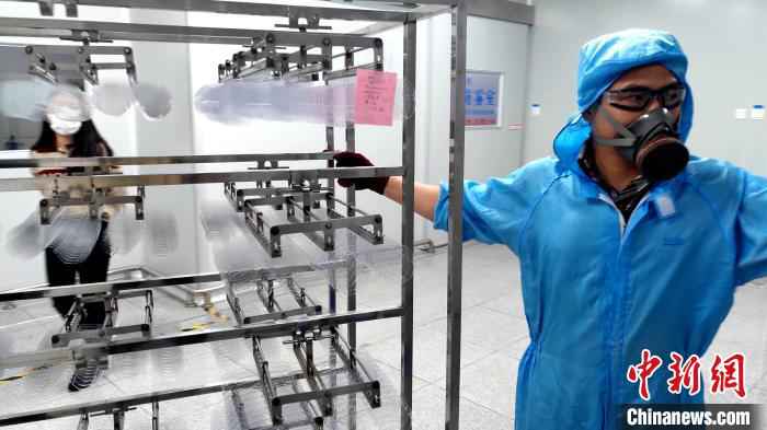 生产车间一角。 杨伏山 摄 厦门台企:特殊时期,略尽绵薄之力责无旁贷