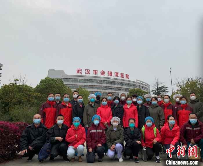 江苏医疗队进驻武汉金银潭医院。江苏省人民医院供图 “剑指”武汉金银潭 江苏白衣战士“会师”进驻“风暴中心”